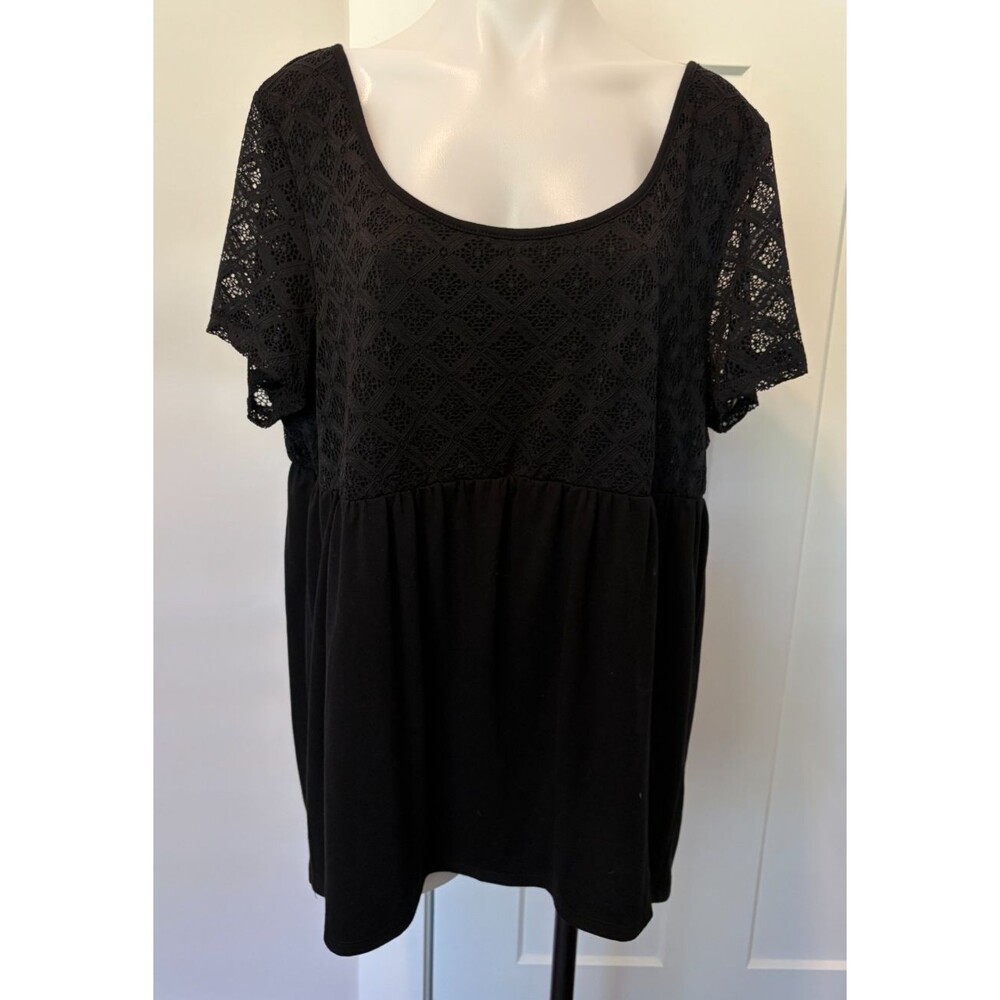 TORRID Womens Knit TOP Short Sleeve BLACK w/ Lace Scoop Neck Size 2 (2X 18/20)